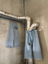 Load image into Gallery viewer, Skater denim
