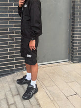 Load image into Gallery viewer, Runner Shorts Black

