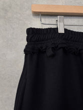 Load image into Gallery viewer, Skater shorts
